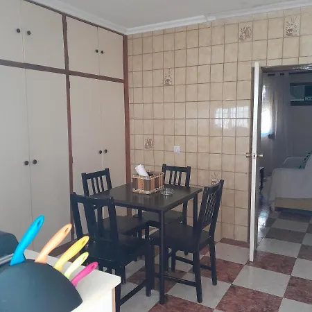 Disfruta De Un Barrio Tranquilo Apartment
