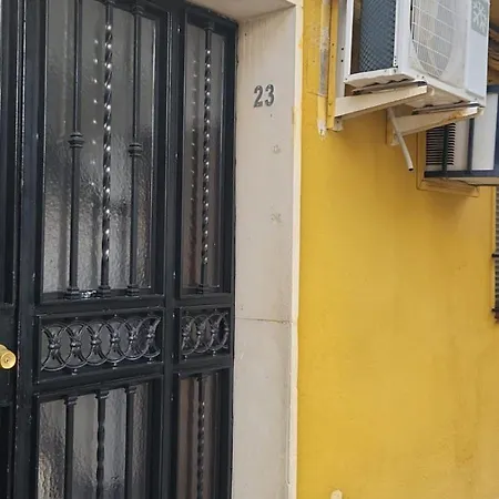 Disfruta De Un Barrio Tranquilo Apartment